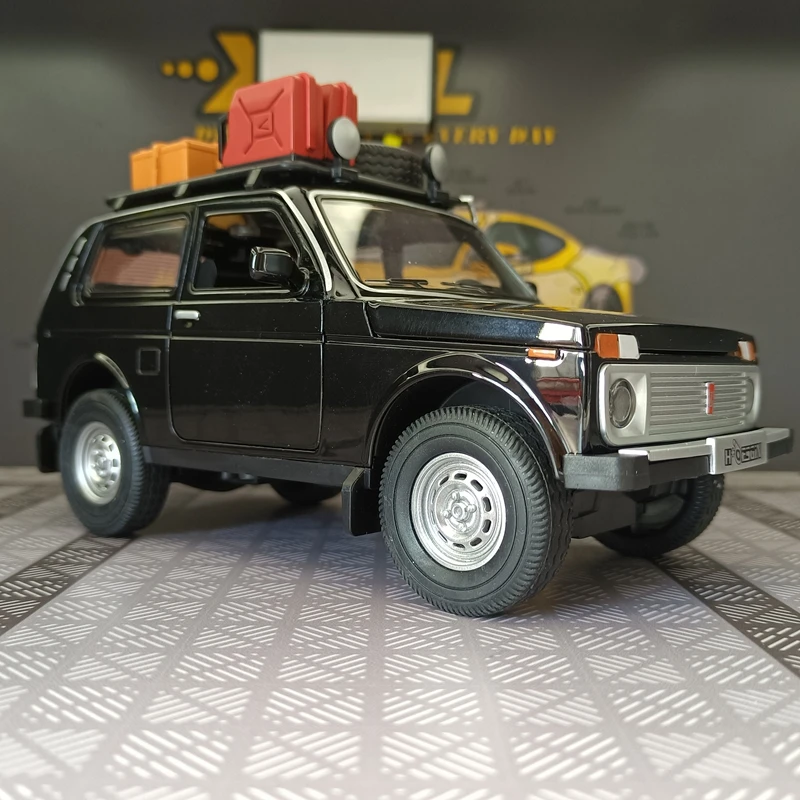 Modelo de coche de aleación retro de simulación 1:24, puertas y capó de motor, el maletero se puede abrir, sonido de fuerza de retorno y vehículo todoterreno ligero