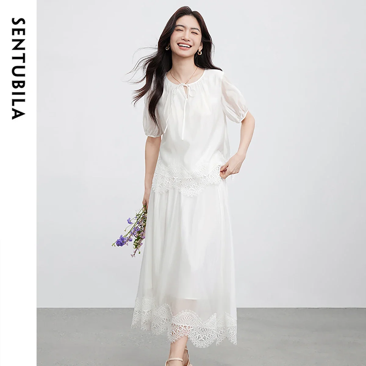 

Женский комплект в корейском стиле SENTUBILA, 2026: топ с вырезом на шее на шнуровке и юбка А-силуэта из лиоцелла с кружевными вставками, 152Z80513