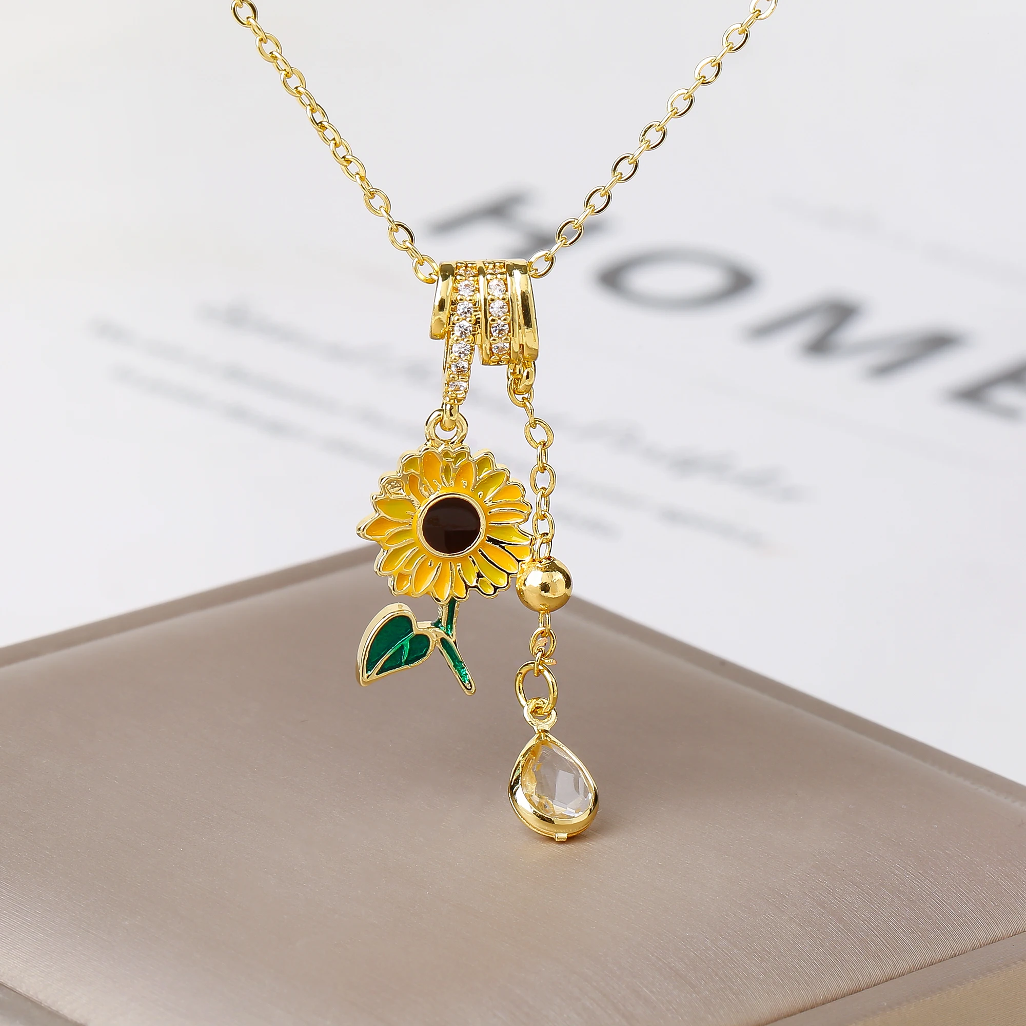 Fashion Sweet Zircon Sunflower Flower Pendant Necklaces for Women Stainless Steel Chain Jewelry Accessories Wedding Party Gifts