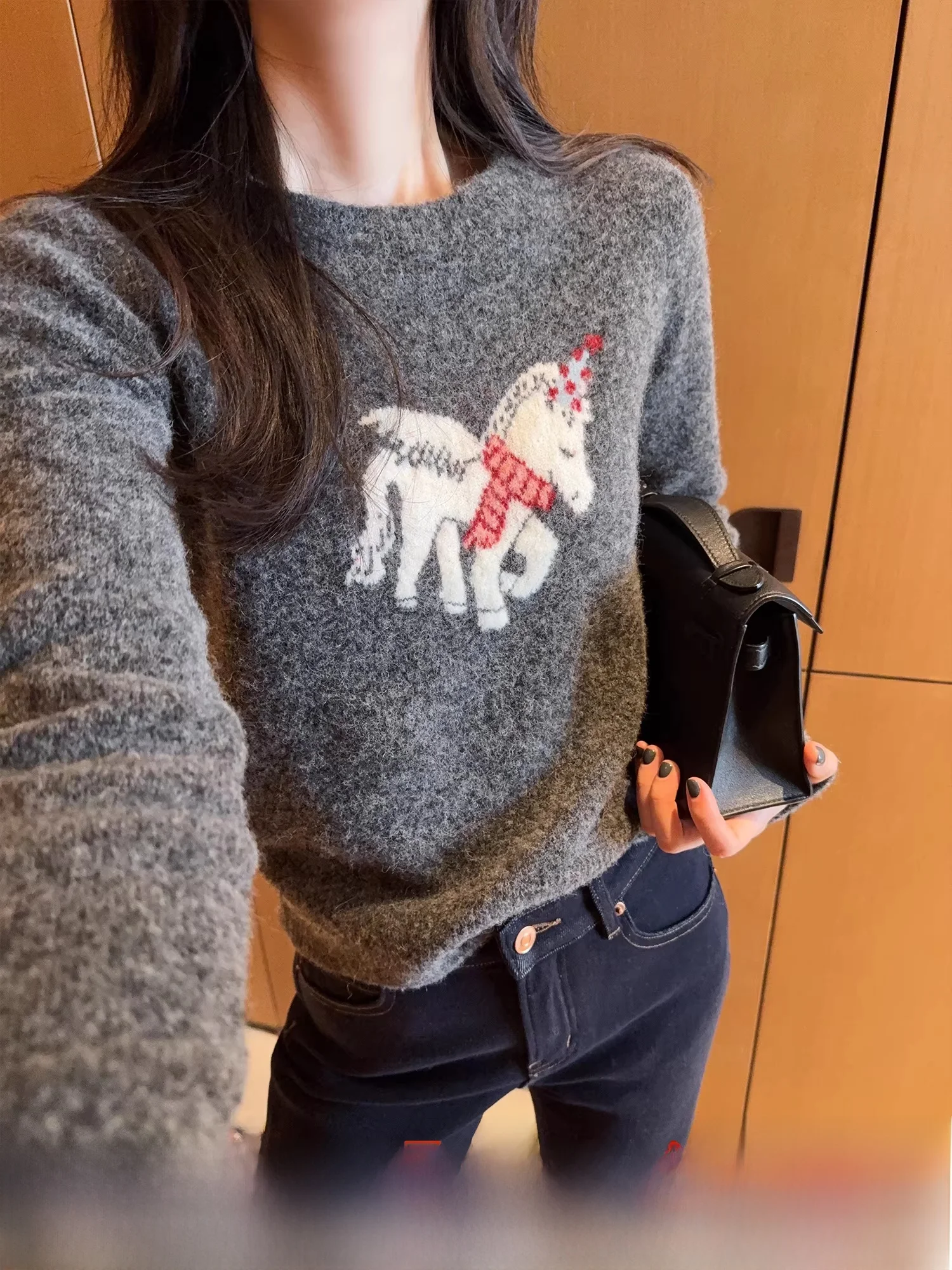 

Женский вязаный свитер Yang Xiaoyao на Новый год, с круглым вырезом, шерстяной, повседневный, мягкий, теплый, с длинными рукавами, укороченный