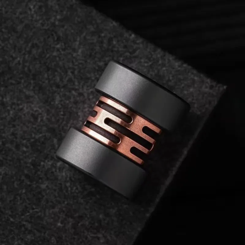 

Panye Blacksmith Конденсаторный нож из титанового сплава Подвеска-экран Десантник Веревка Свалка