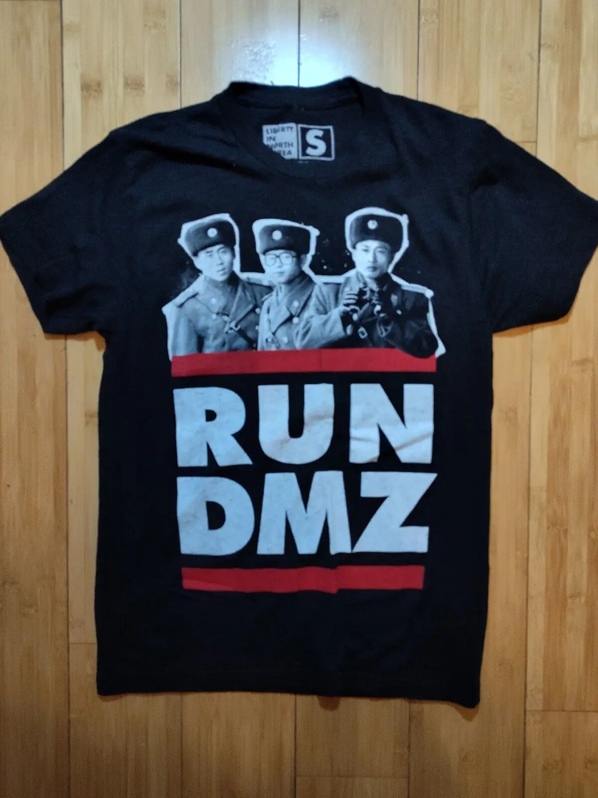 North South Korea DMZ De Militarized Zone T Shirt Adult Sz Small Black RUN DMZ