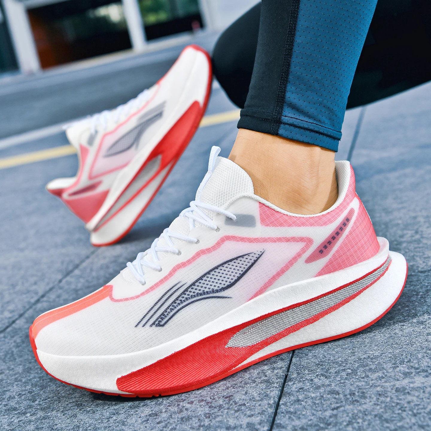 

2026 Spring New Carbon Plate Running Shoes Ultra-Light Breathable Luminous Mesh Soft-Soled Casual Athletic Sneakers