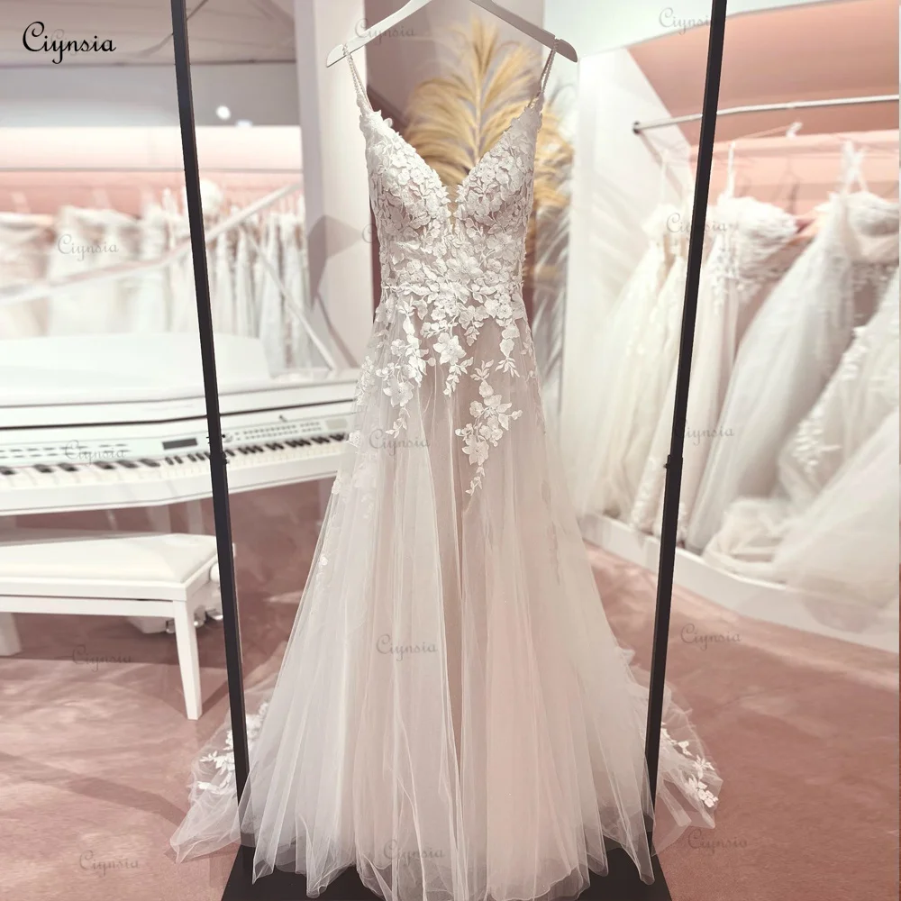 Ciynsia Princess Abito da Sposa in pizzo avorio 2024 Abito da Sposa Boho in Tulle con scollo a v per Sposa Open Back a-line Tulle Abito da Sposa