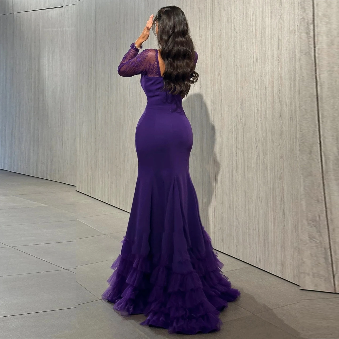パープルマーメイドイブニングドレス レース付き 長袖 恋人ネックライン ティアードチュール フリル裾 フォーマルパーティー プロムドレス