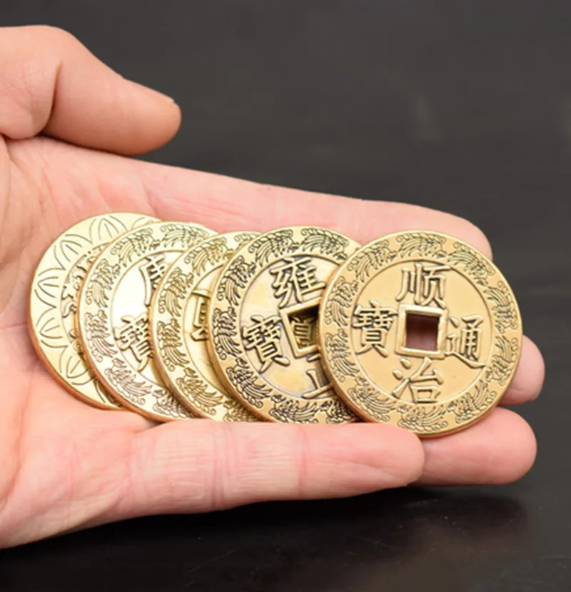 

Antique Brass Five Emperors Coin Pendant in the Great Qing Dynasty Money Attraction Fengshui Old Coin Ornamental Commemorative C