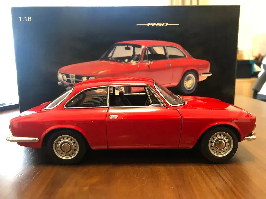 Autoart 1:18 Alfa 1750 Simulation Limited Edition All Open Alloy Metal Static Car Model Toy Gift