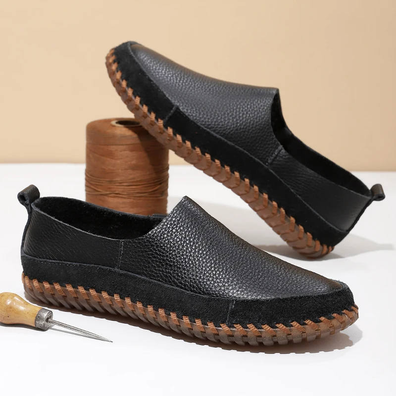 2026 New Large Size Men Soft Moccasins Fashion Soft Spring Autumn Genuine Leather Shoes Men Warm Flats Driving Shoes