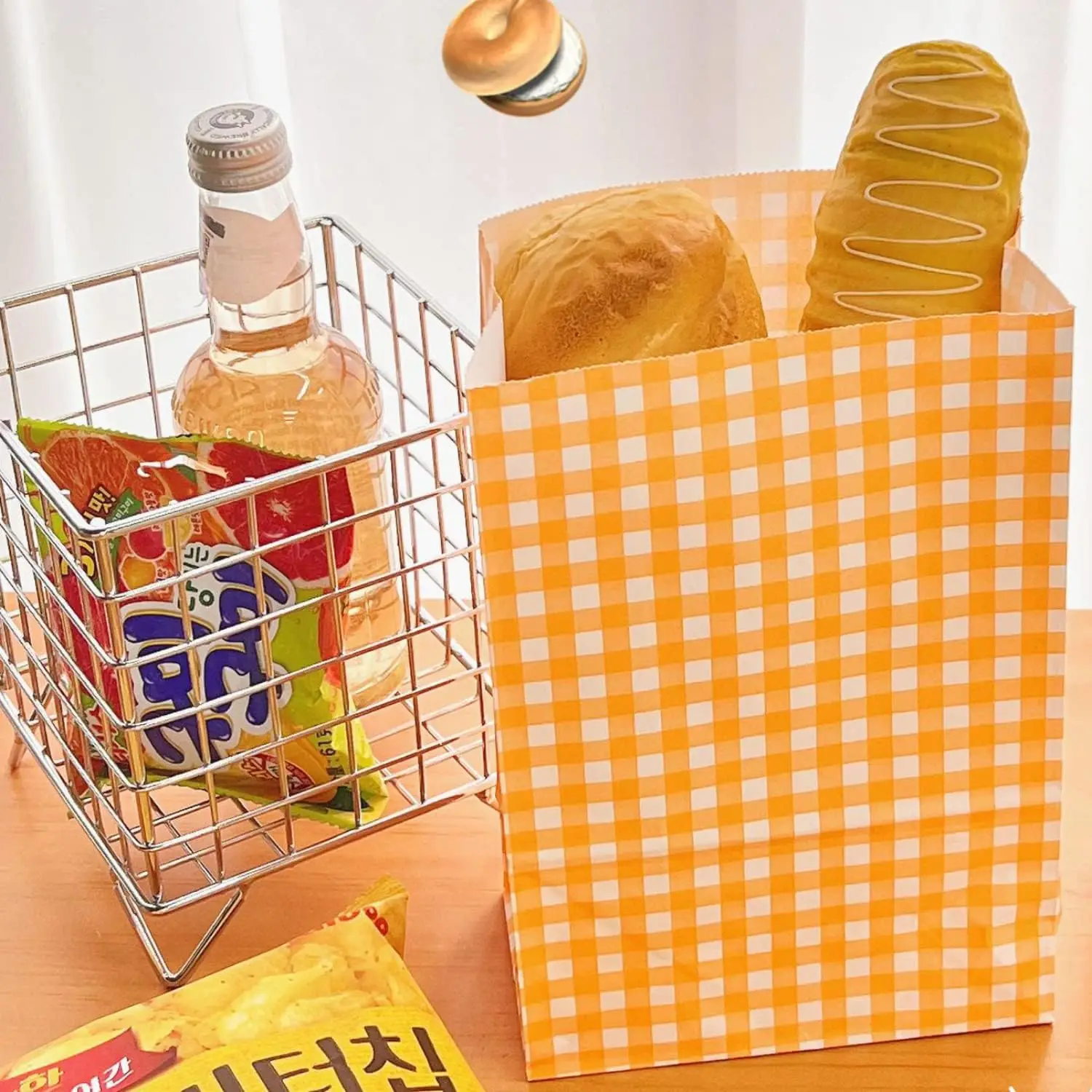 10 Pieces Colorful Checkered Gift Bags - 5 Vibrant Colors, Premium Quality Paper Bags for Gift Wrapping Favors, and Special