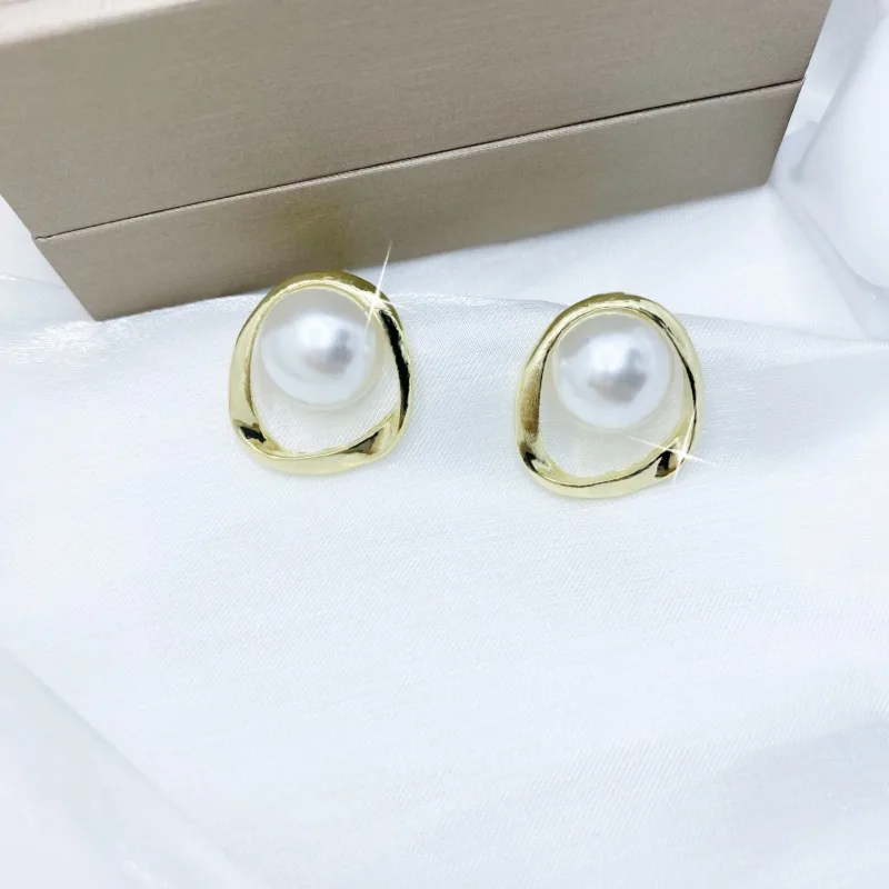 Fashionable Irregular Earrings for Women and Girls Pearl Earrings French Geometric Compound Earrings for Women Christmas Gift