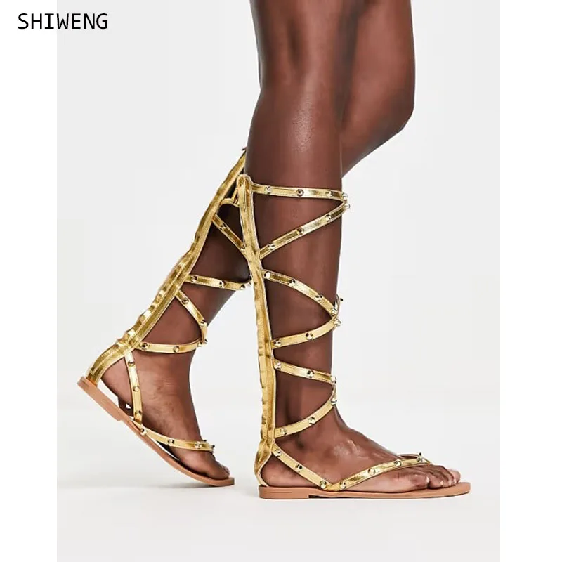 Verano 2025, zapatos planos con tiras cruzadas de estilo romano, punta redonda, remache, alta ayuda, colores mezclados, sandalias con punta abierta, talla grande 44