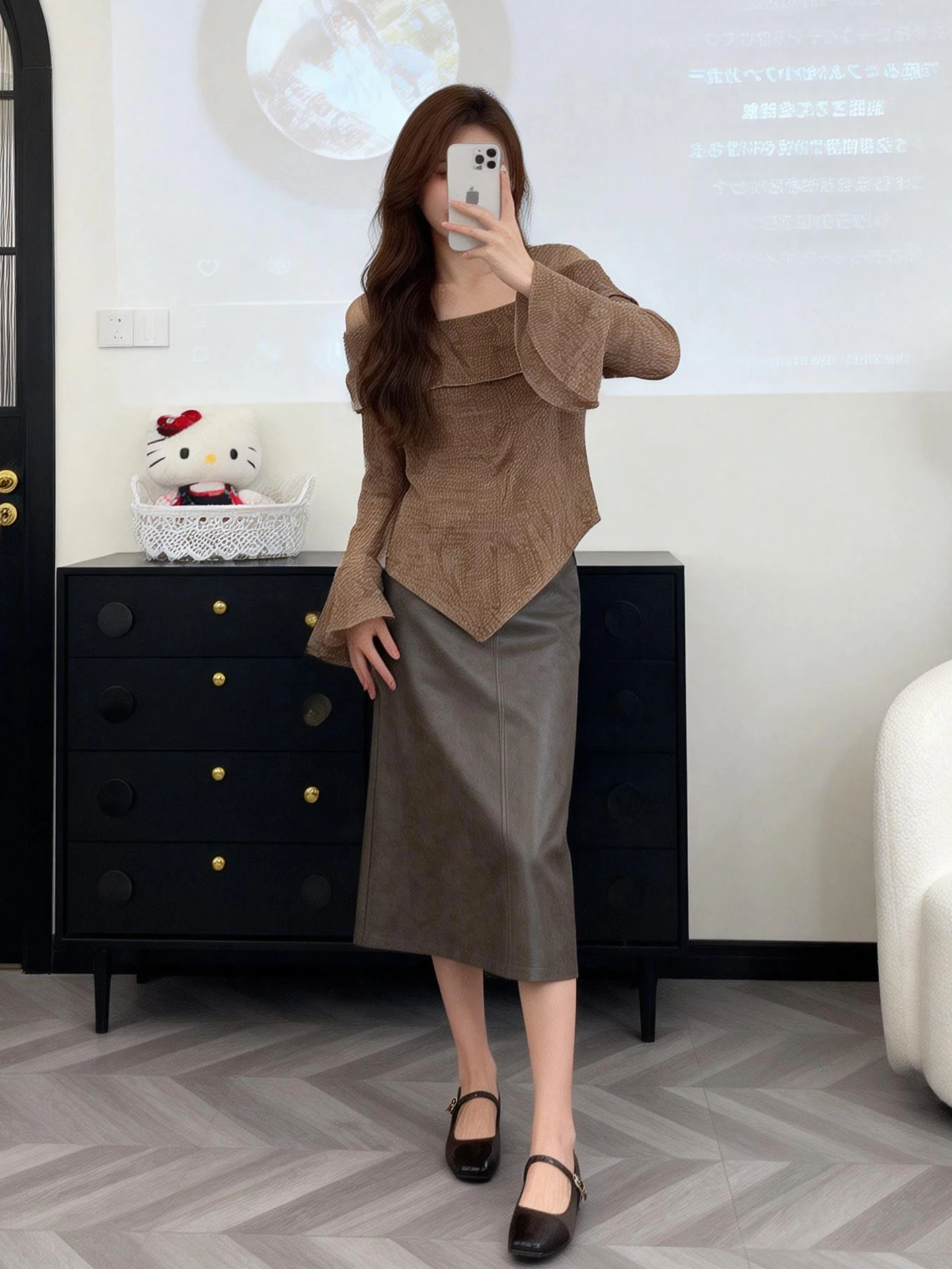 

2026 Spring Autumn Fashion Brown Irregular Long Sleeve T-Shirt Skirt Set Casual Style High Waist Midi Skirt Two-Piece Set