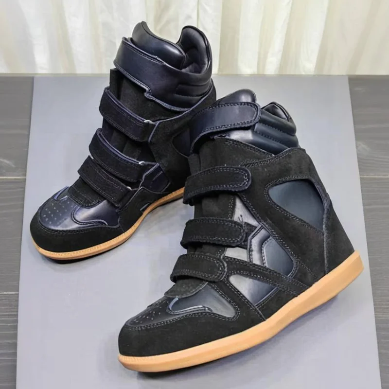 

Повседневные кроссовки на толстой подошве. Новая женская универсальная модная повседневная обувь. Стильная удобная спортивная обувь с высоким берцем в стиле ретро.