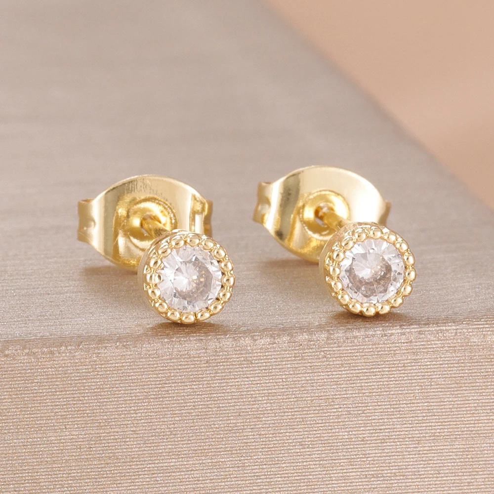 2 paires de boucles d'oreilles clous étoile scintillante en zircone géométrique pour femme, couleur or brillant, bijoux de piercing pour cartilage, idéales pour les fêtes
