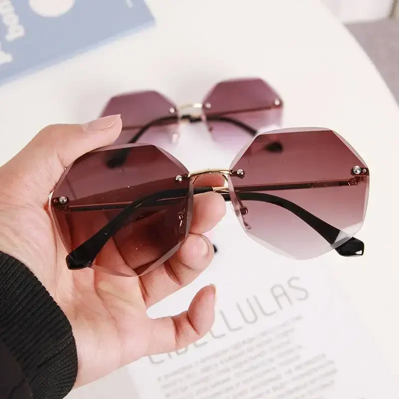 2025 Vintage-Mode Randlose Quadratische Sonnenbrille Frauen Männer 2024 Luxus Marke Designer Ins Sonnenbrille für Weibliche UV400 Shades