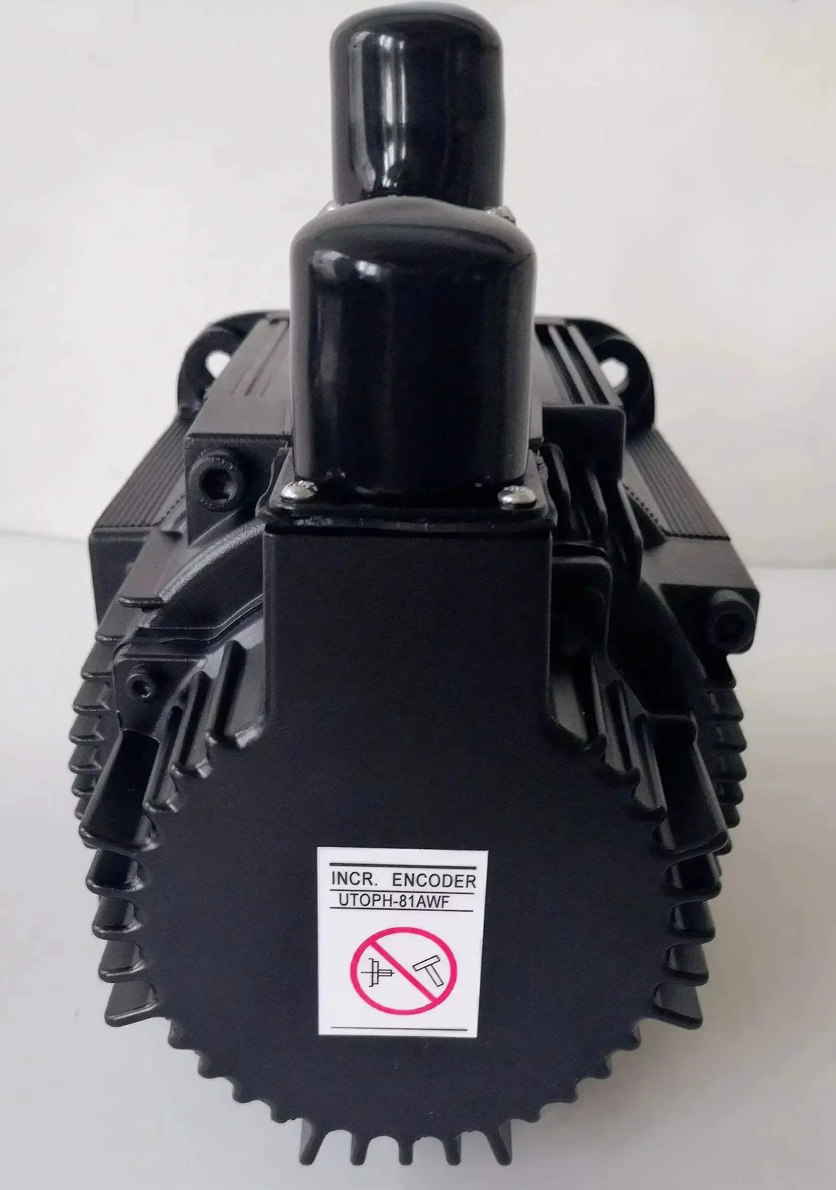 

SGMG-09A2ABC Brand new Servo motor Fast shipping，In Stock，SGMG 09A2ABC