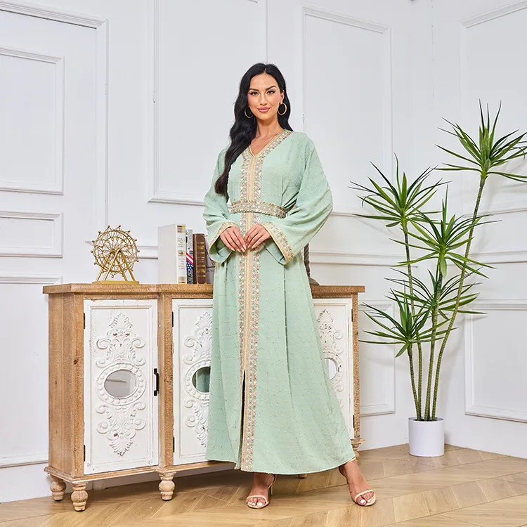 

Embroidered Dress Women Dubai Elegant Long Sleeve Eid Muslim Robe Islamic Turkish Moroccan Dresses Jalabiya Ramadan Abayas