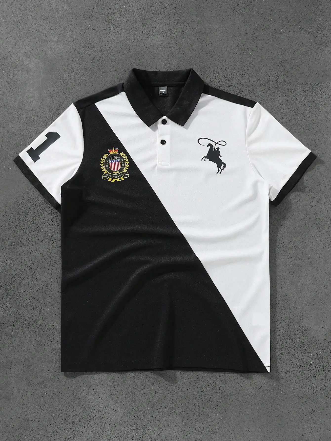 

Мужская футболка-поло с коротким рукавом, цветными вставками, графическим принтом и номером