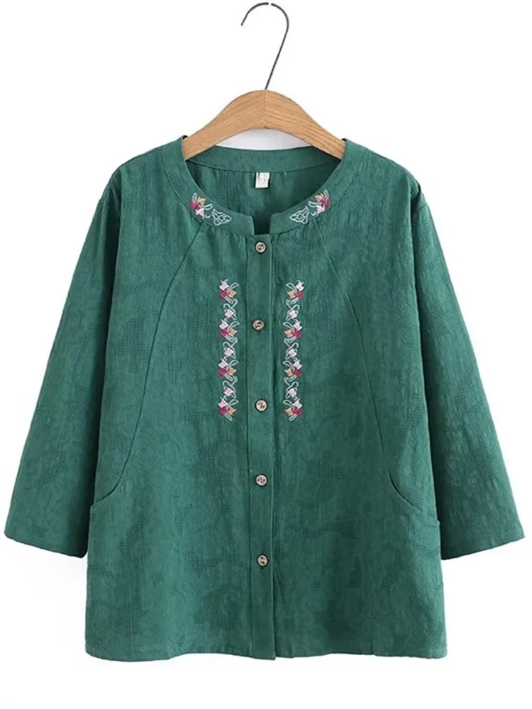 Plus Size Women\'s Shirt Cotton Self-Patterned Seventh Sleeve Shirt With Pockets and Embroidered Floral Motifs For Spring＆ Summer