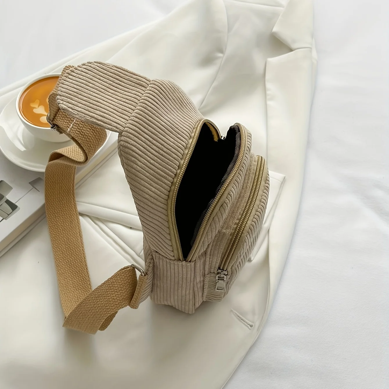 Cord-Damen-Brusttasche, Lässige Leichte Hüfttasche, Koreanischer Stil Vielseitige Einfarbige Extra Weiche Crossbody-Tasche, Schlichte Cord-Umhängetasche – Detail 3