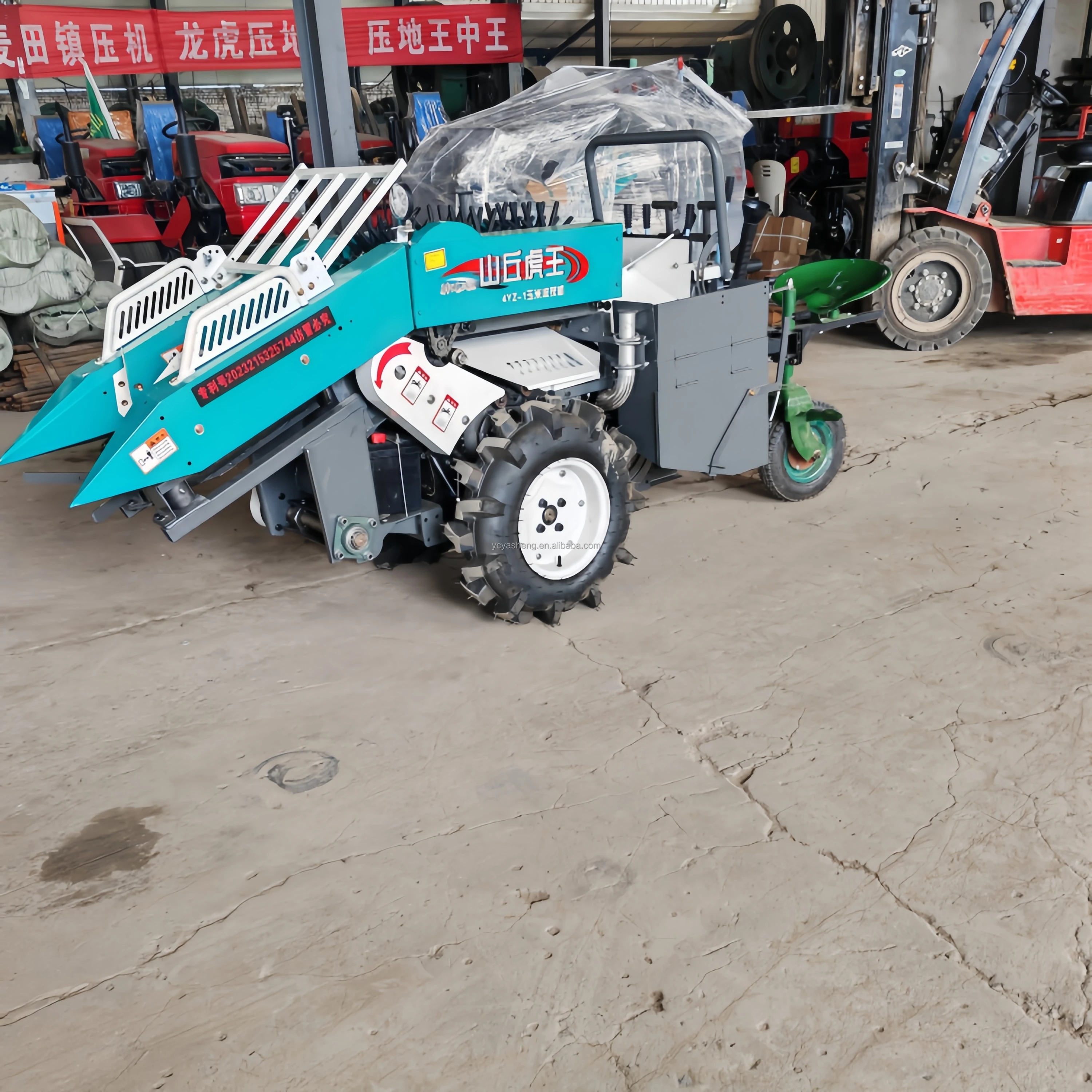 آلة حصاد الذرة الصغيرة الزراعية محرك الديزل 25Hp 1 صف حصادة الذرة للبيع