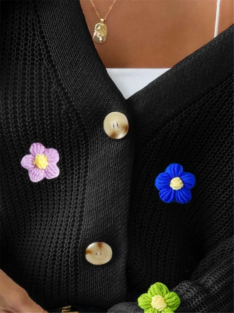 Suéter de flores de punto para mujer, cárdigan de manga larga con botones, ropa de calle negra, prendas de vestir de otoño e invierno, 2024