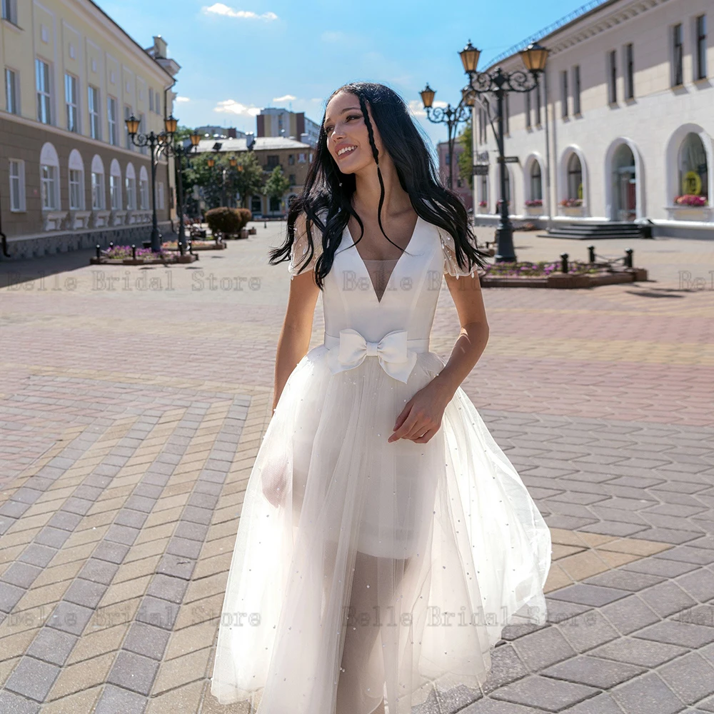 Vestidos de novia elegantes de manga corta con cuello en V, vestidos de novia de línea a, lazo de perlas, botón trasero, largo hasta el té, tul, 2023