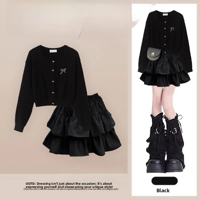 

Осенний новый комплект: свободный вязаный свитер и пышная юбка с высокой талией для женщин, модный образ для кампуса, стройнящий силуэт.