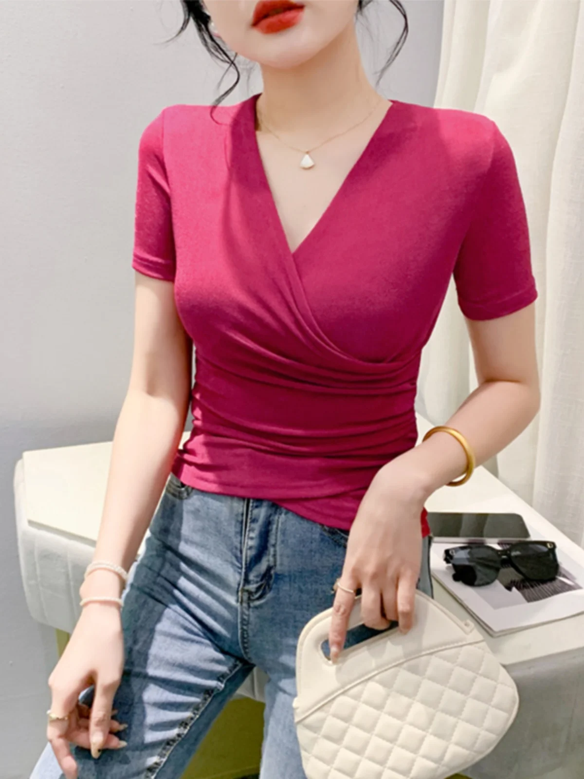 Sexy Me V-Ne T-Shirt Damen ort Sve Dyed T-Shirt Faionable Schlankheitsbasis irt Korean Sle Commute Klassisches Muster