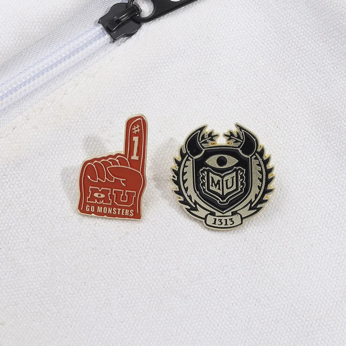 ديزني الكرتون وحوش جامعة طالب شارات معدنية المينا دبابيس لحقيبة الظهر قبعة دبابيس للنساء الرجال عشاق الفيلم #5