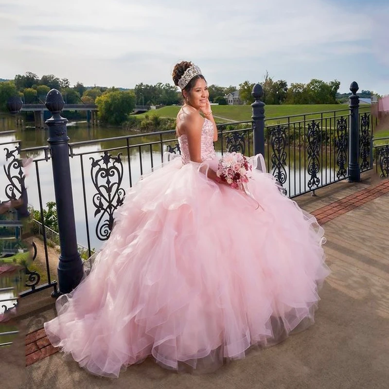 

Sweetheart Pink Ball Gown Quinceanera Dresses 15 Years Elegant Crystals Beaded Prom Gowns Tiered Vestidos De 15 Años