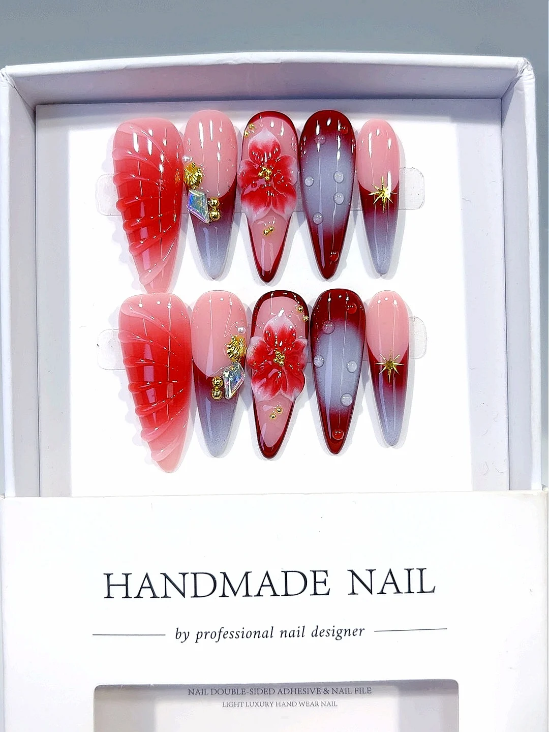 

Red Floral Rhinestone Almond Press on Nails（D578）