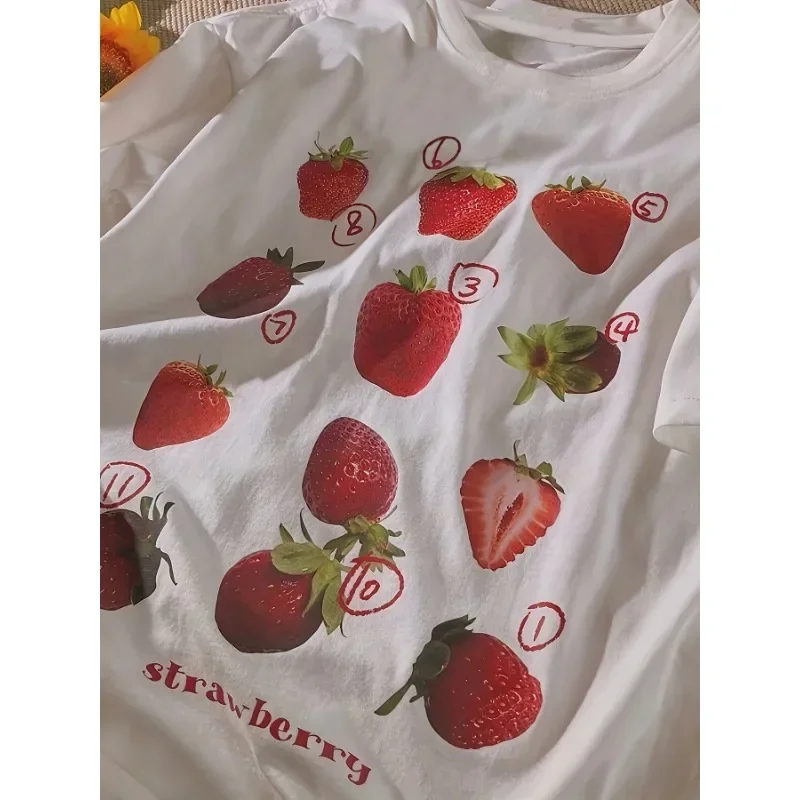 Strawberry Printed Round Neck T-shirt Summer  Casual Short Sleeved T-shirt Summer Breathable T-shirt Women\'s Clothing