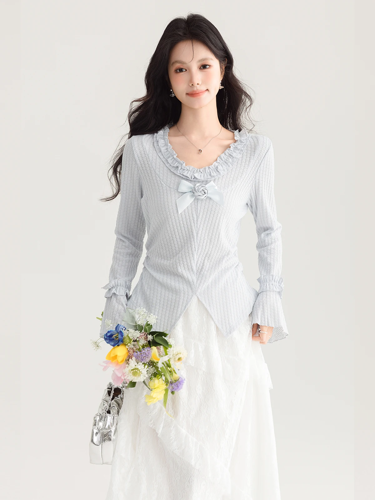 

Потрясающая футболка из узорчатой древесины с уникальным дизайном, трендовая весна 2026, красивая, корейская, длинный рукав, приталенный крой.