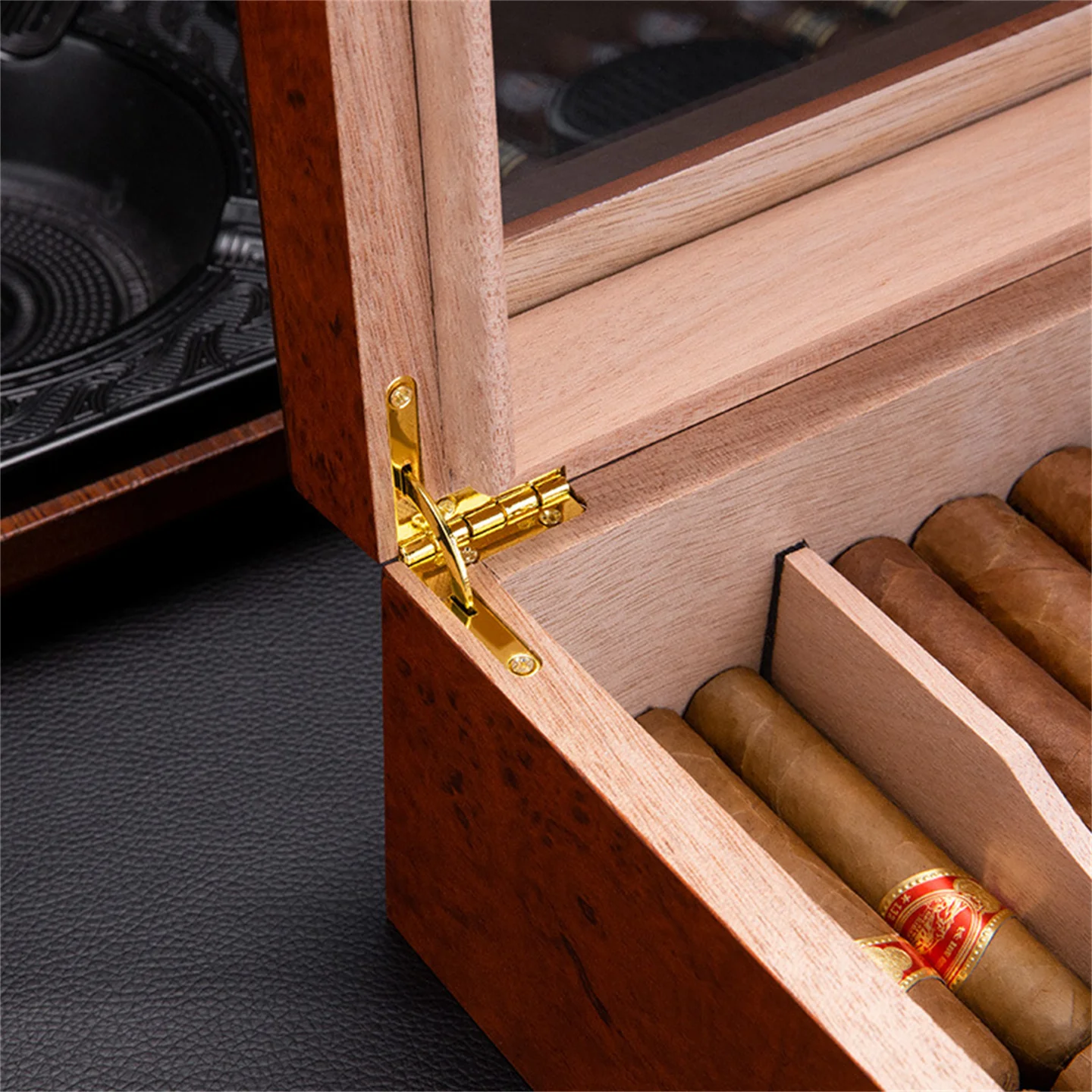 Piano Paint Glasstop Cigar Humidor Box Spanish Cedar Wood , Large Capacity With Humidity Control & Pest Resistance