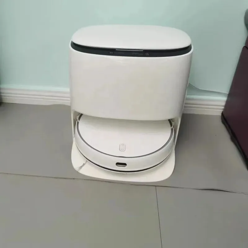 

-Omni Robot Vacuum Cleaner Wet And Dry Mop Floor Smart Robot Vacuum Cleaner With Self-Emptying Dustbin 80-99 % New Used One