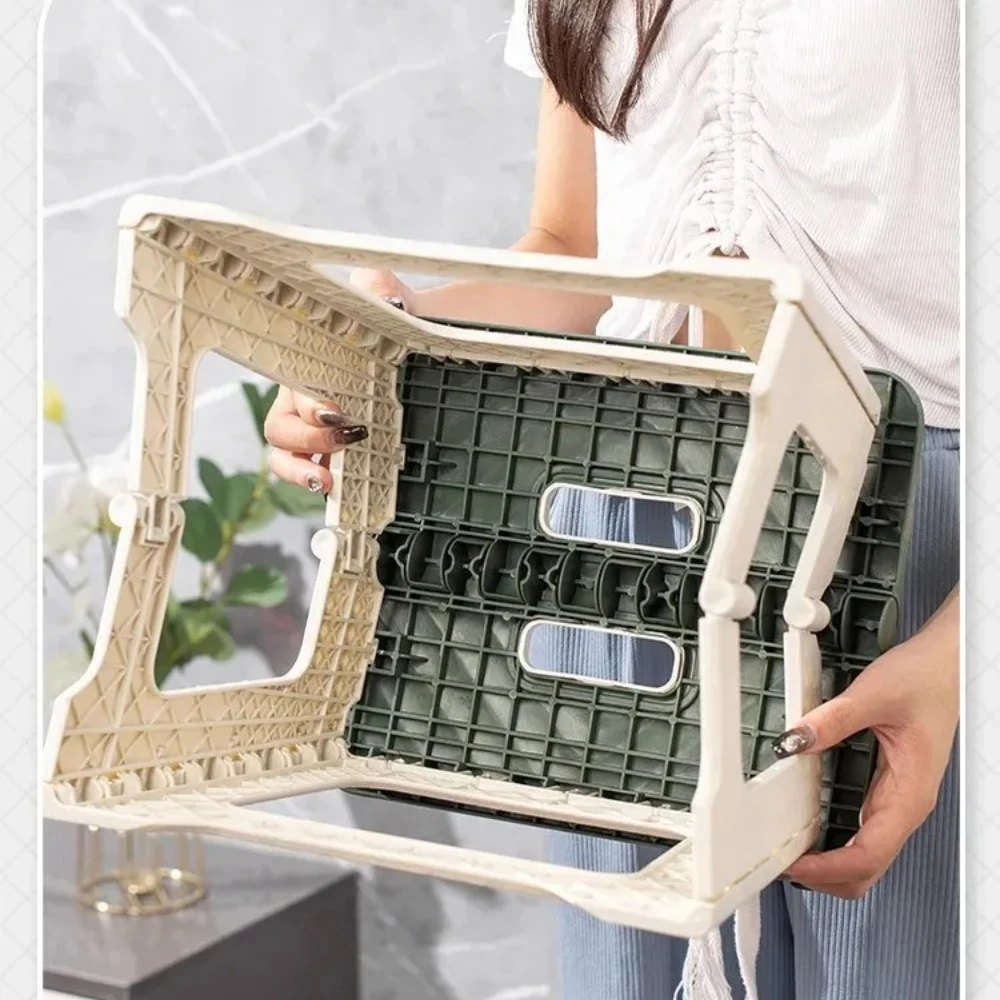 Portable Folding Plastic Stool Children's Shoe Changing Outdoor Camping Lightweight Stool Family Simple Design Color Block