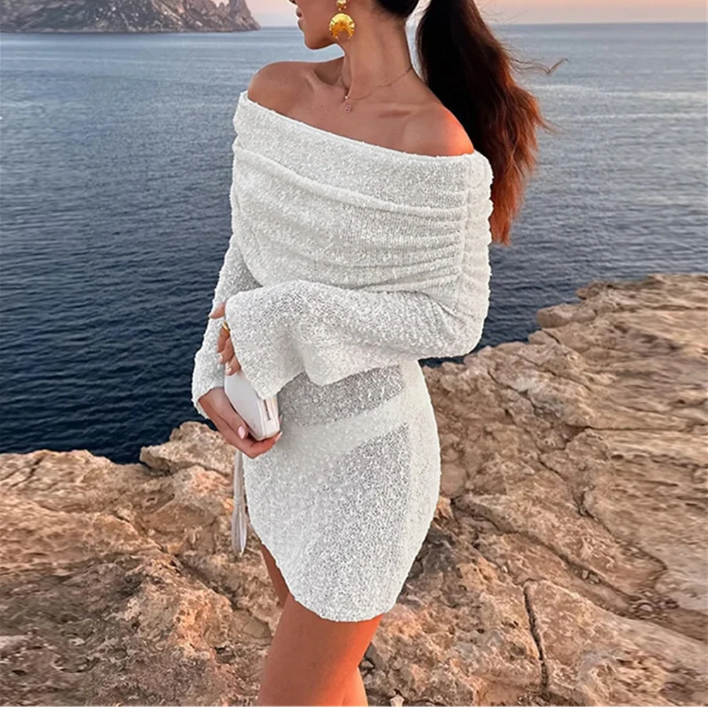 ชุดคลุมชายหาดแบบถักไหล่เดียวซีทรูชุดเดรสวันหยุดชายหาดของผู้หญิงครีมกันแดดสีทึบชุดเดรสสั้นเข้ารูป