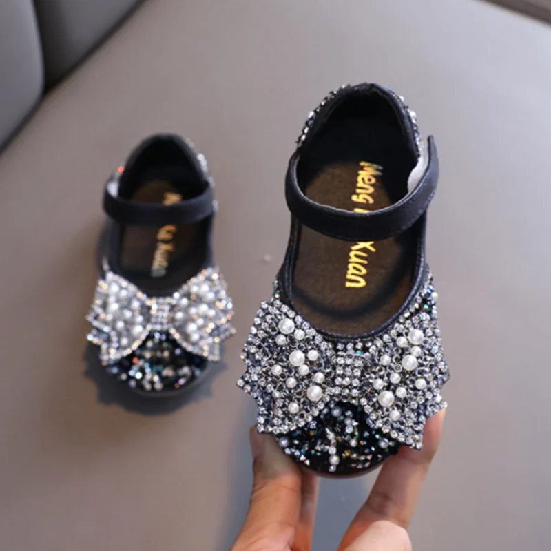 

Children Magnetic Sandals Spakly Bow-Knot Shoes Round Toe Flat Heels Silver Black Crystal 2-8Years Lovely Footwear Soft Bottom