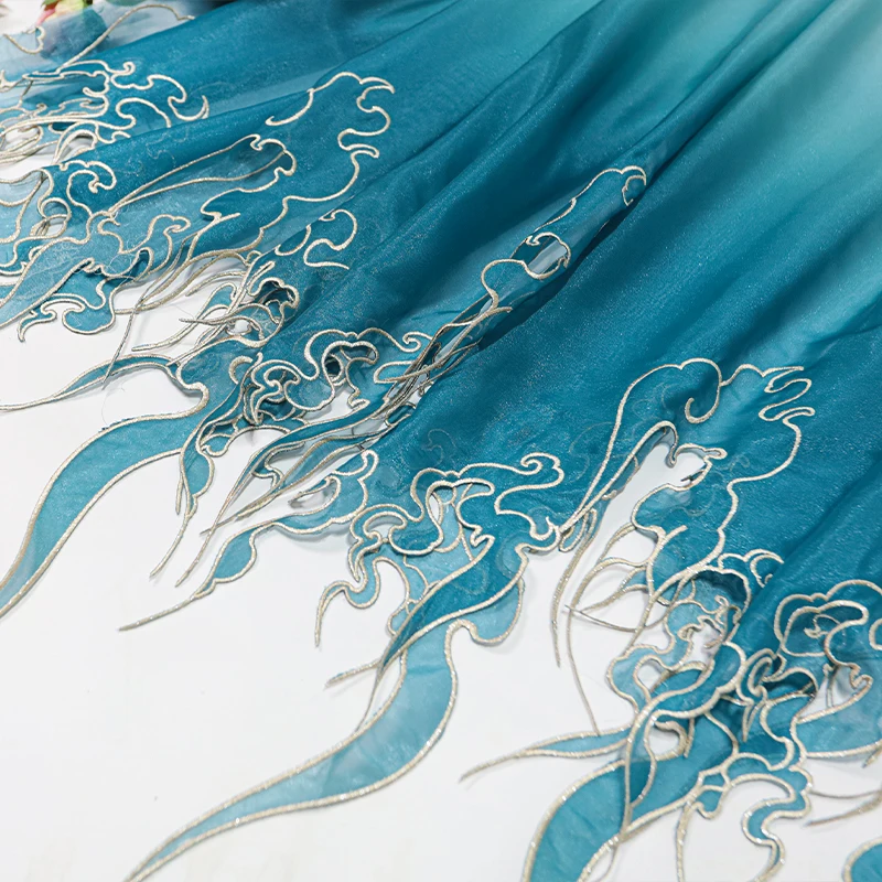 ผ้าปักลายกลีบดอกไม้ไล่เฉดสี 1 เมตร สไตล์จีน งานหนัก สำหรับชุดฮั่นฝู ชุดราตรี งานประดิษฐ์ ตัดเย็บ