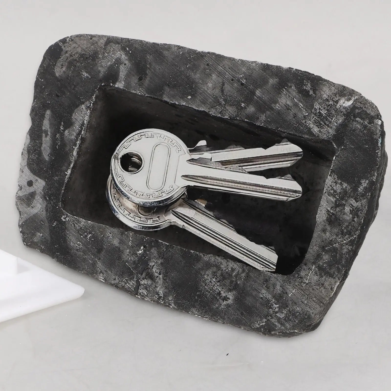 2pcs Simulation Stone- Resin Key Boxes Hidden Storage Case Artificial Stone Key Hider Key Holder