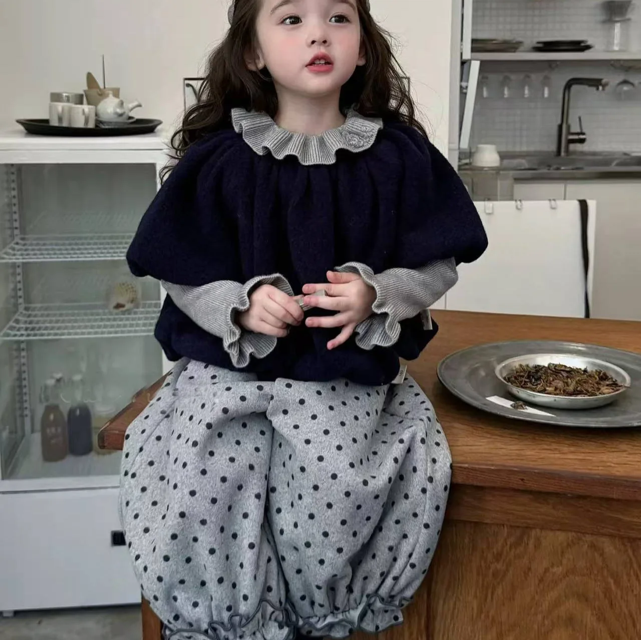 

Girls' Suit Girls' Treasure Sweet Lace Knitted Sweater Winter Children's Foreign Style Blue Top Polka Dot Bloomers