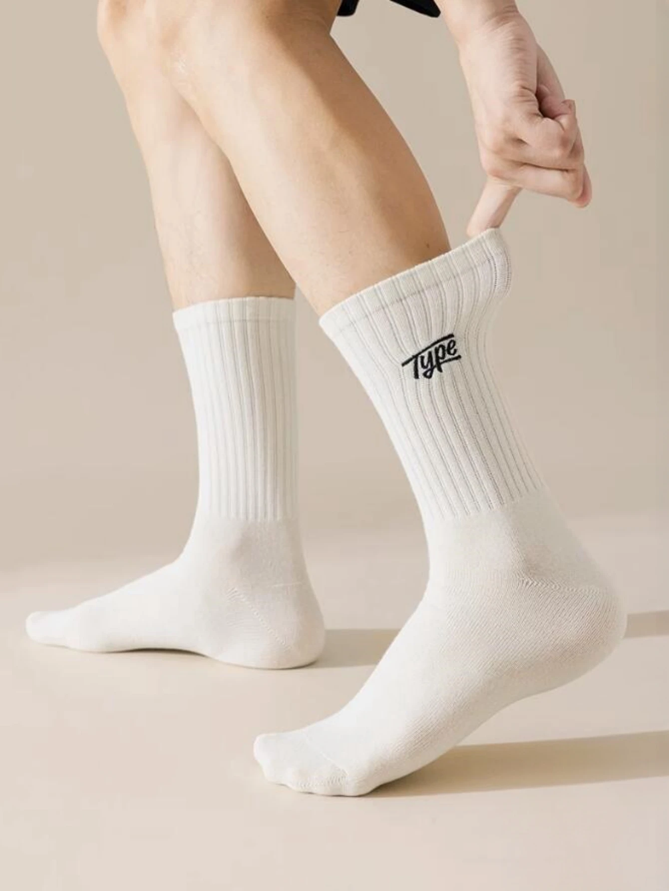 6/3 Pairs of Fashionable Men's Mid-Calf Sports Socks, Letter Pattern, High-Top Socks Suitable for Spring, Summer, and Autumn, Suitable for Sports and Everyday Wear.