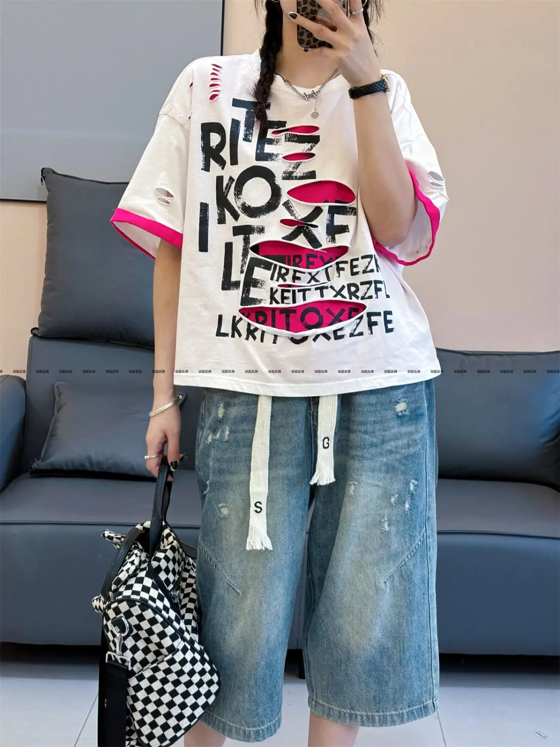 Lettre imprimée déchiré à manches courtes T-Shirt femmes été coupe ample couleur bloc haut