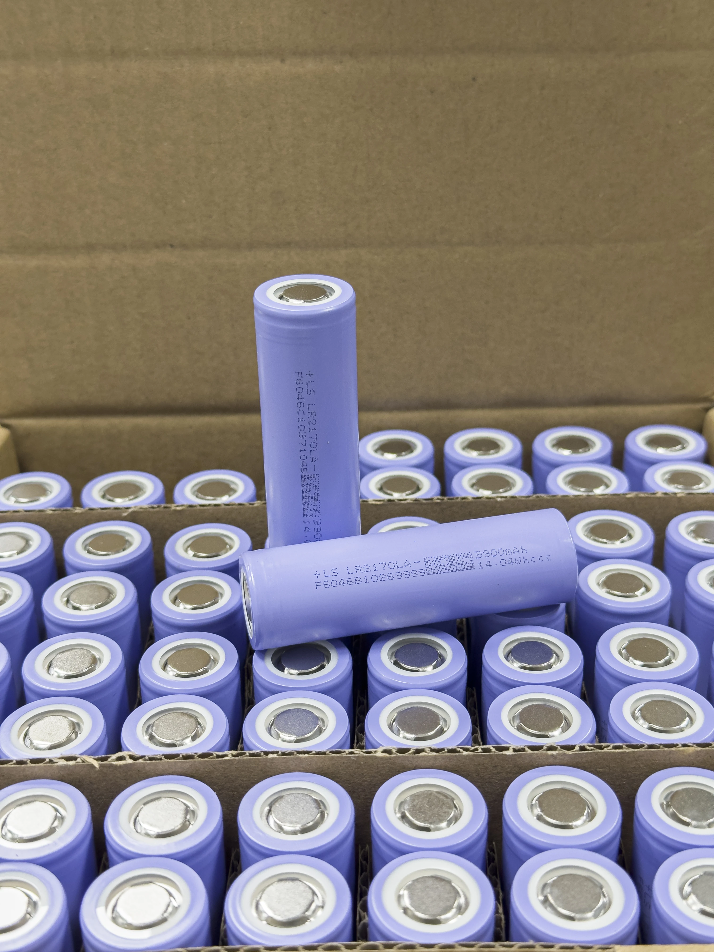 New LS-LR2170LA rechargeable lithium battery 3900mAh 10C 40A current discharge for strong light flashlight electric bicycle