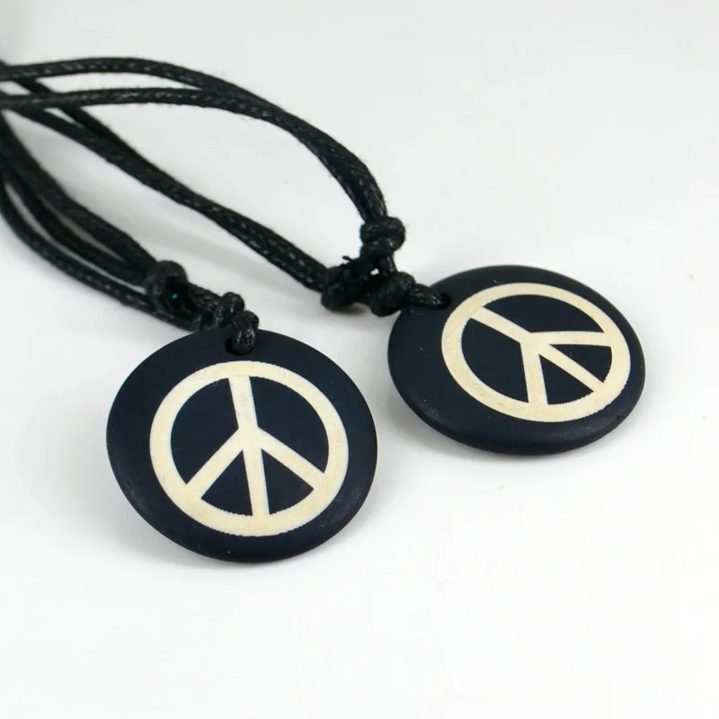 Kalung liontin ukiran tanda perdamaian, jimat hadiah keberuntungan perhiasan suku Fashion