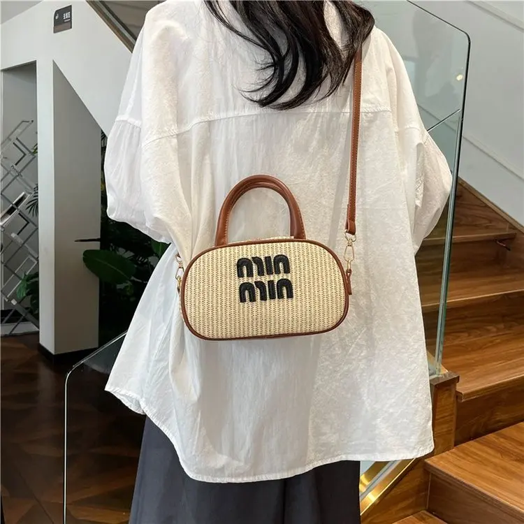 Stylish Designer Women's Diaper Bag Elegant Leather Large Capacity Tote Minimalist Luxury Vintage Classic Commuter Shoulder