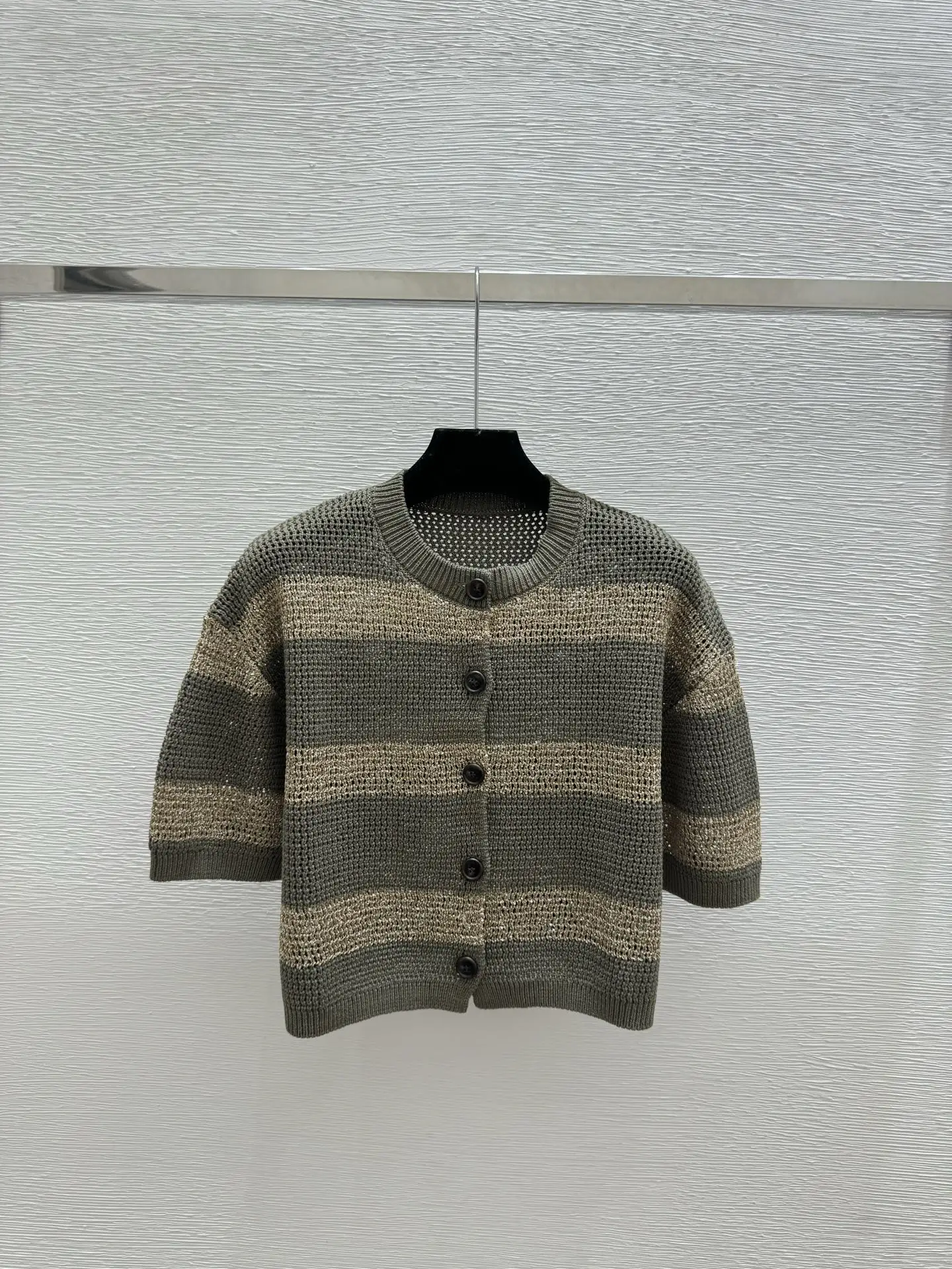 

Новый модный повседневный вязаный кардиган с коротким рукавом, круглым вырезом, цветными блоками, пайетками и вырезами, коллекция Весна/Лето 2026