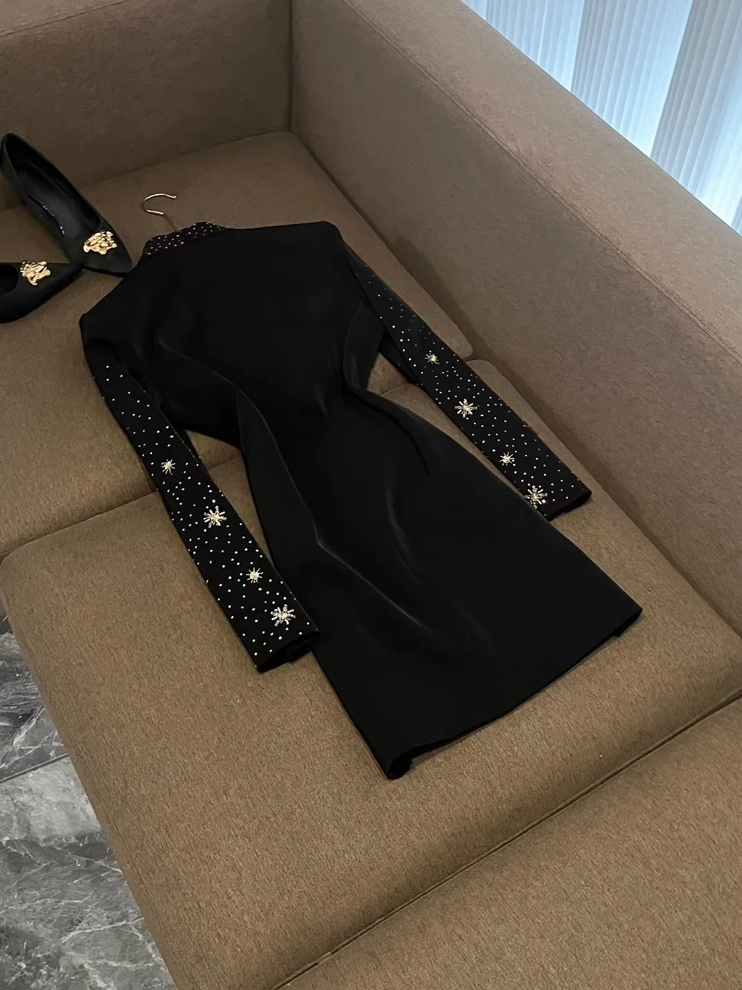 

Новинка 2025, сексуальная длинная юбка трапециевидной формы с высокой талией и двойной пуговицей Dr Diamond Embellied, расшитая бисером, AX309