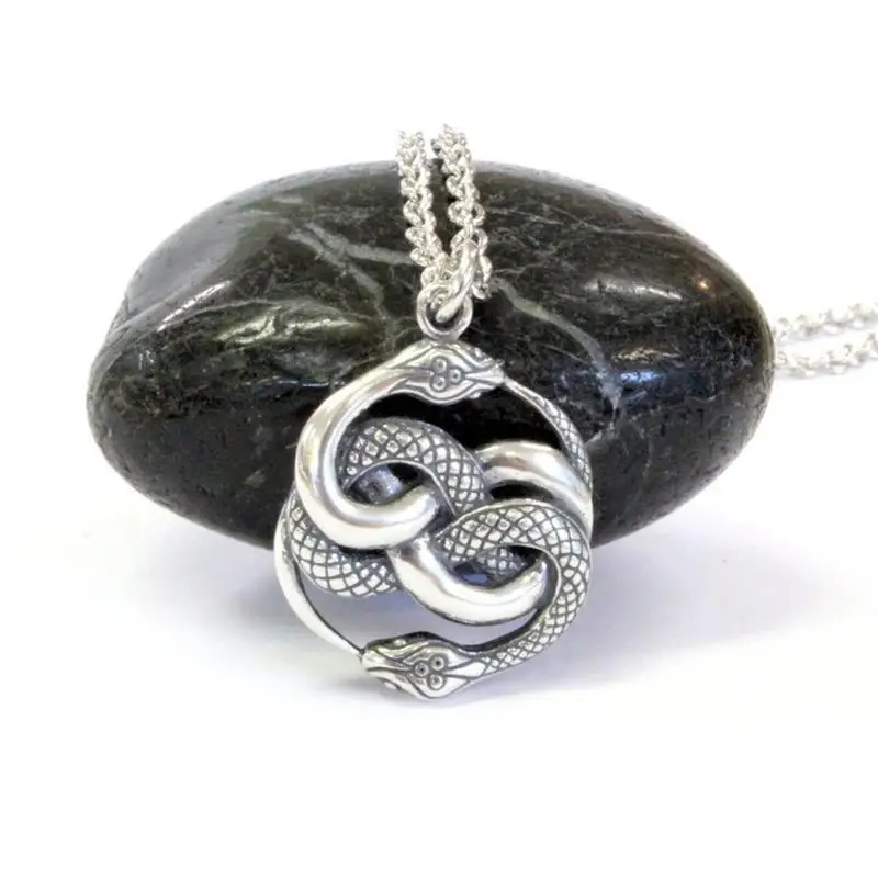 New Retro 8 Type Double Ouroboros Pendant Necklace Women's Fashion Metal Sliding Animal Pendant Accessories Party Jewelry